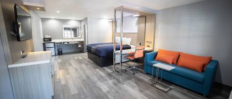 Camera Deluxe, 1 letto king, non fumatori | Una scrivania, ferro/asse da stiro, Wi-Fi gratuito, lenzuola