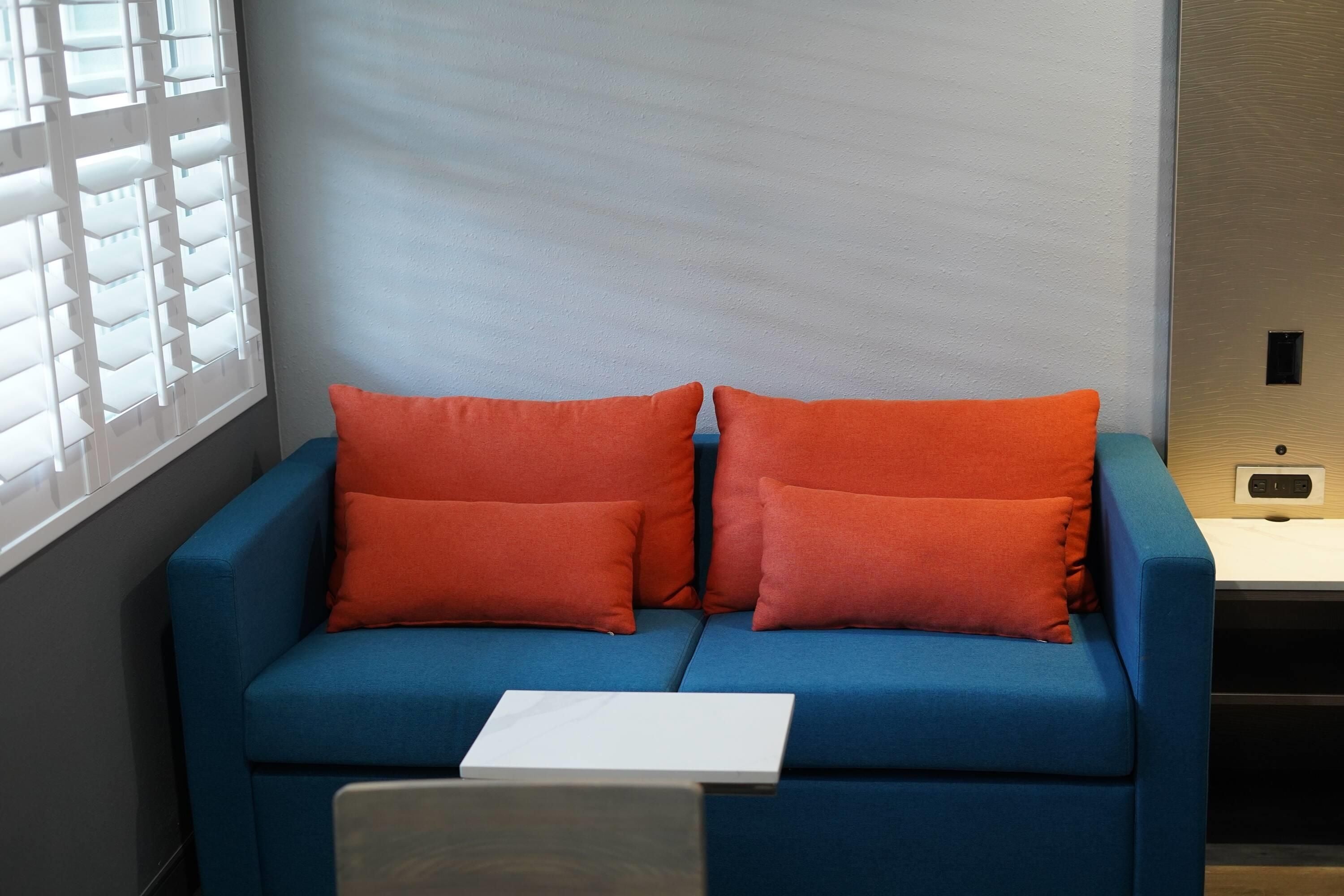 Suite, 1 King Bed, Non Smoking | Desk, iron/ironing board, WiFi (free), alarm clocks