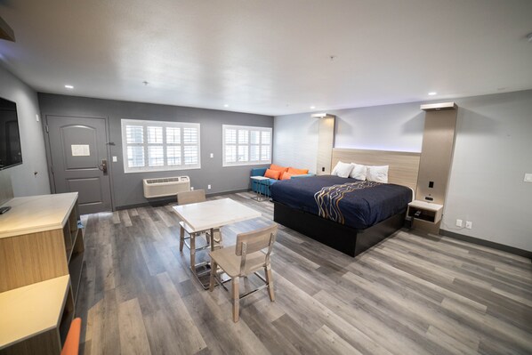 Suite, 1 King Bed