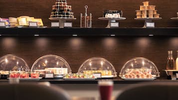 Daily buffet breakfast (EUR 11.50 per person)