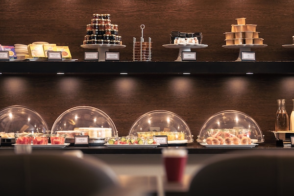 Daily buffet breakfast (EUR 11.50 per person)