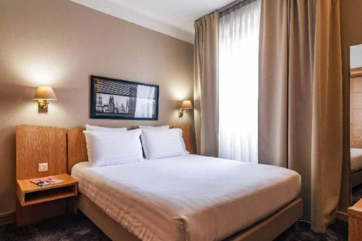 In-room safe, desk, soundproofing, iron/ironing board