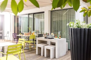 Terrace/patio