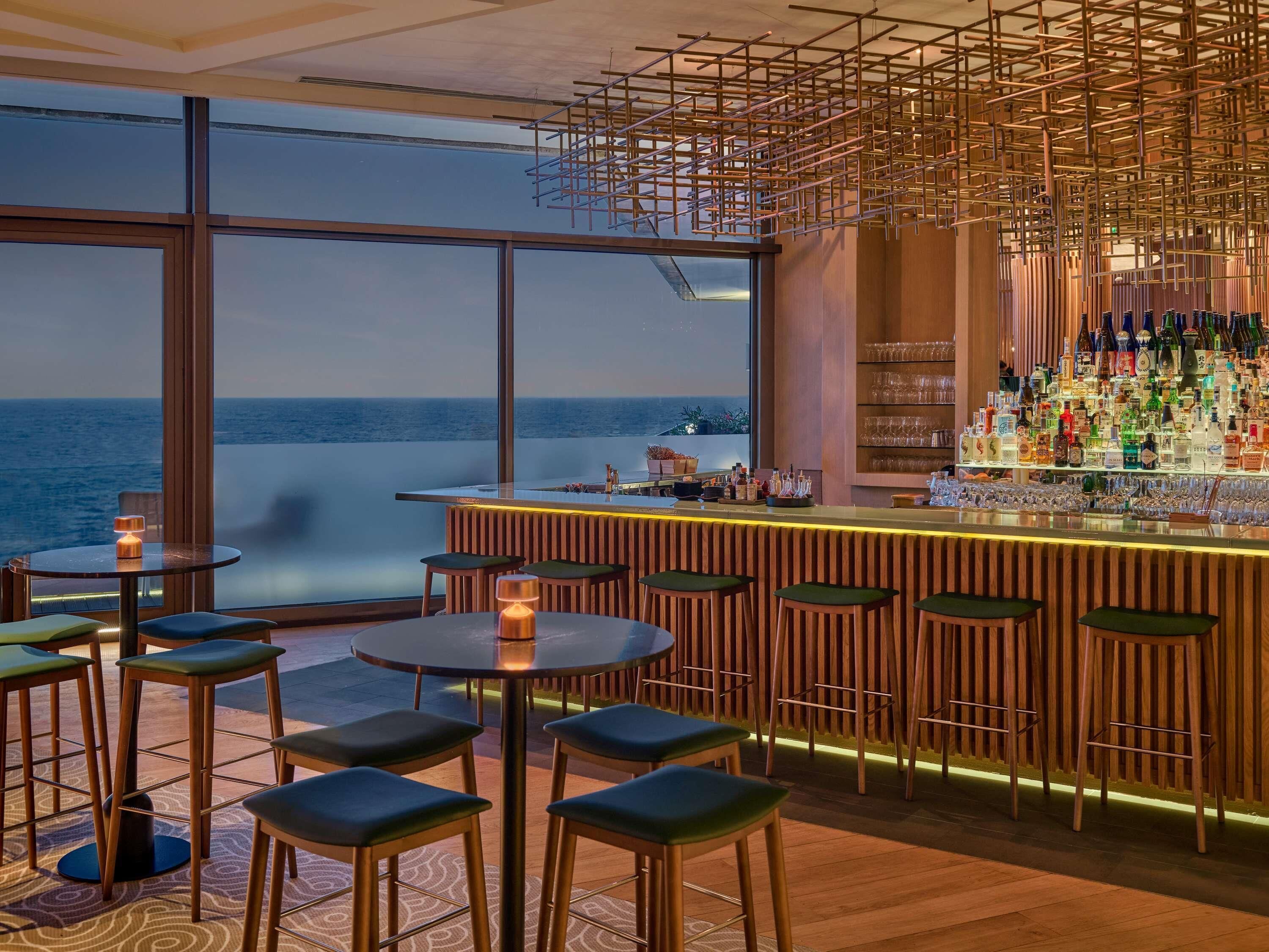 4 restaurants, breakfast, lunch, dinner served; international cuisine