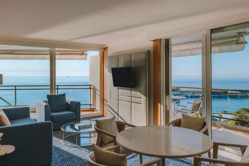 Premium bedding, minibar, in-room safe, individually furnished