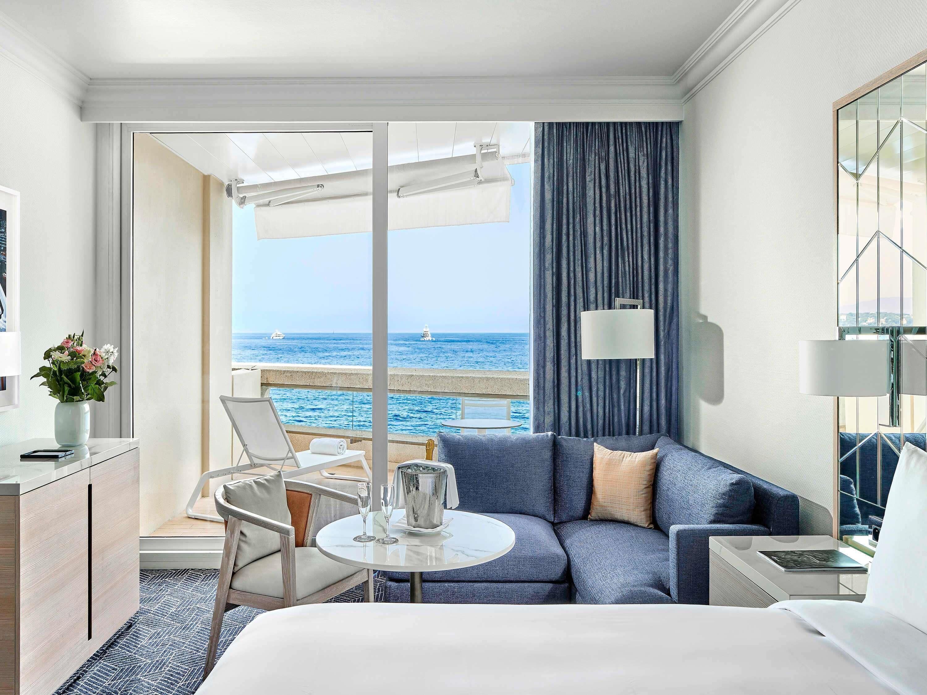 Ropa de cama de alta calidad y minibar 