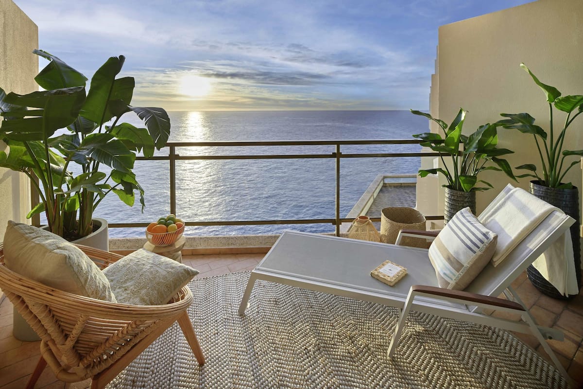 Premium bedding, minibar, in-room safe, individually furnished