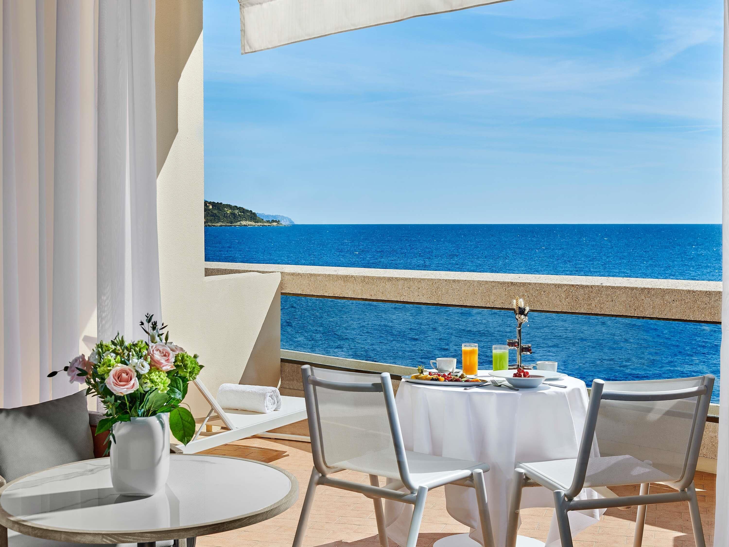 อาหารเช้าแบบอังกฤษทุกวัน (EUR 42 ต่อคน)