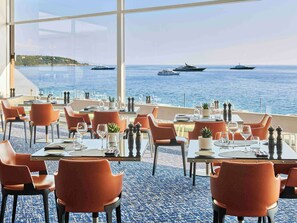 4 restaurants, breakfast, lunch, dinner served; international cuisine 