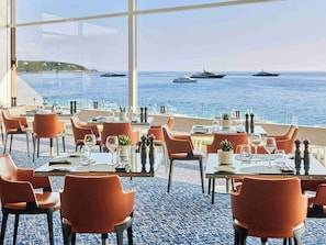 4 restaurants, breakfast, lunch, dinner served; international cuisine