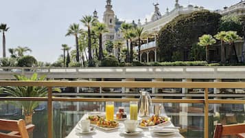 Hochwertige Bettwaren, Minibar, Zimmersafe, individuell eingerichtet