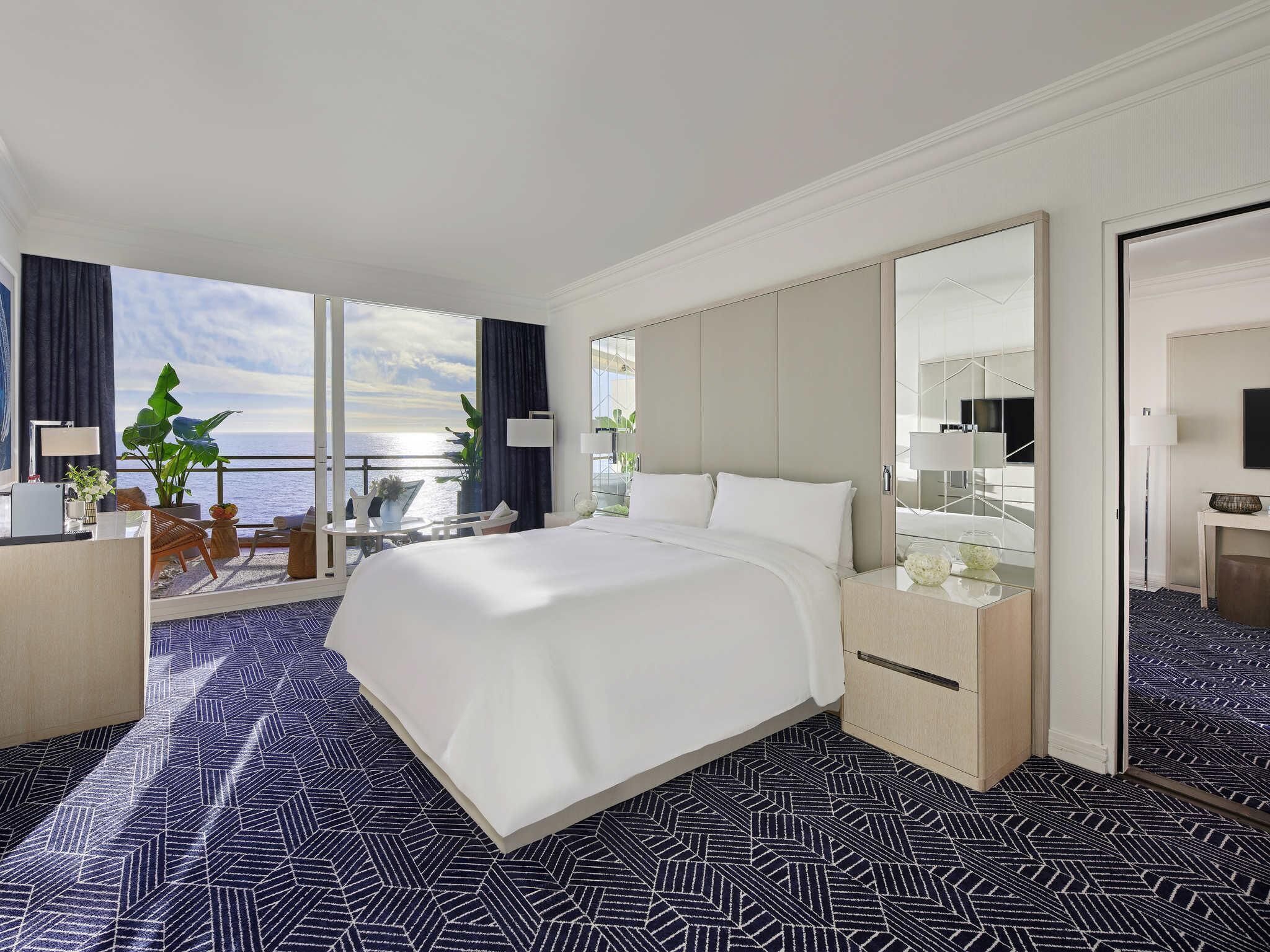 Riviera Suite, sea view, Kingsize bed or double beds | Premium bedding, minibar, in-room safe, individually furnished