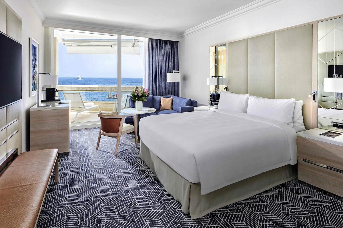 Premium bedding, minibar, in-room safe, individually furnished