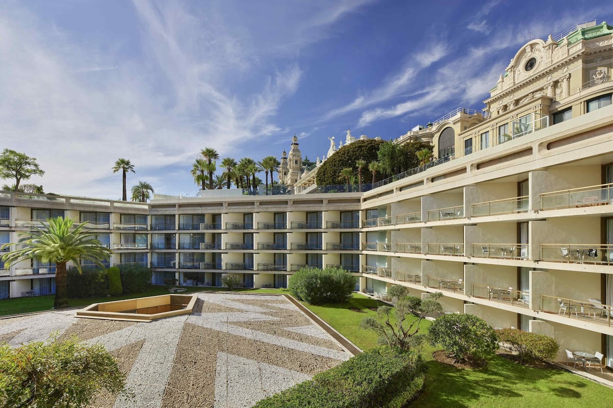 Premium bedding, minibar, in-room safe, individually furnished