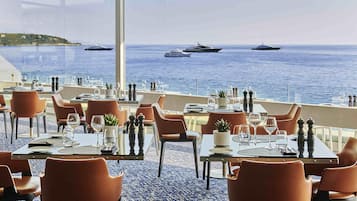 4 Restaurants, Frühstück, Mittagessen, Abendessen, internationale Küche