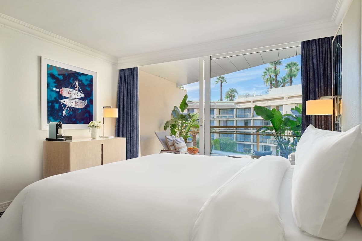 Garden Suite, garden view, 1 kingsize bed or two double beds. | Premium bedding, minibar, in-room safe, individually furnished