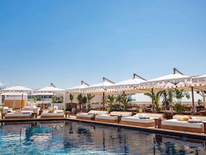Outdoor pool, open 8:00 AM to 5:00 PM, pool umbrellas, pool loungers - Fairmont Monte Carlo (Monaco)