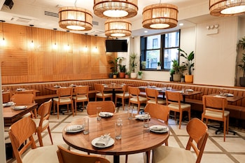 Breakfast, lunch, dinner served; American cuisine  at The Shelburne Sonesta New York