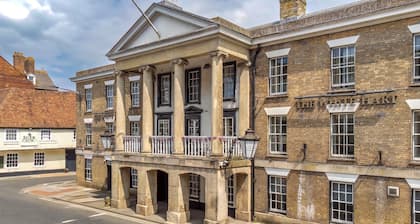 Mercure White Hart Hotel Salisbury and Apartments