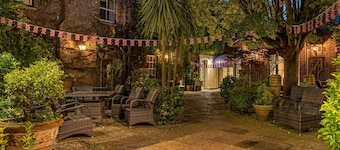 Mercure White Hart Hotel Salisbury and Apartments