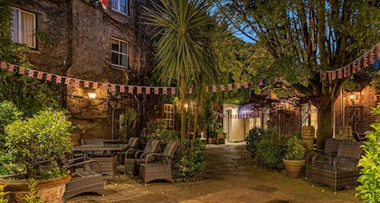 Mercure White Hart Hotel Salisbury and Apartments