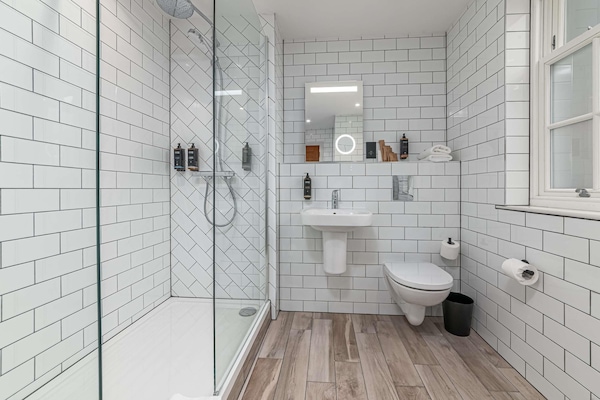 Apartment, 1 Double Bed | Premium bedding, desk, laptop workspace, blackout drapes