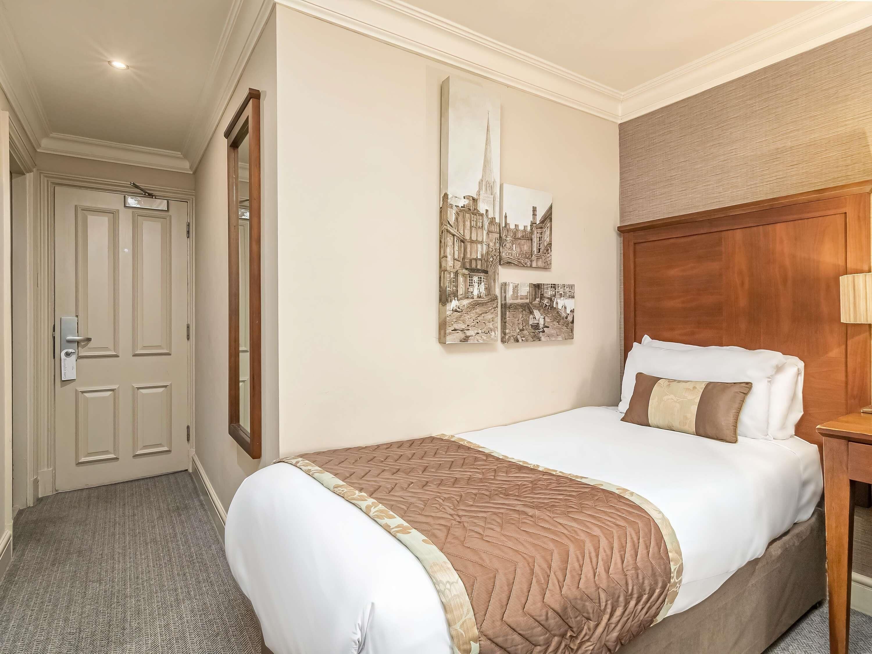 Classic Room, 1 Twin Bed | Premium bedding, desk, laptop workspace, blackout drapes