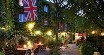 Mercure White Hart Hotel Salisbury and Apartments