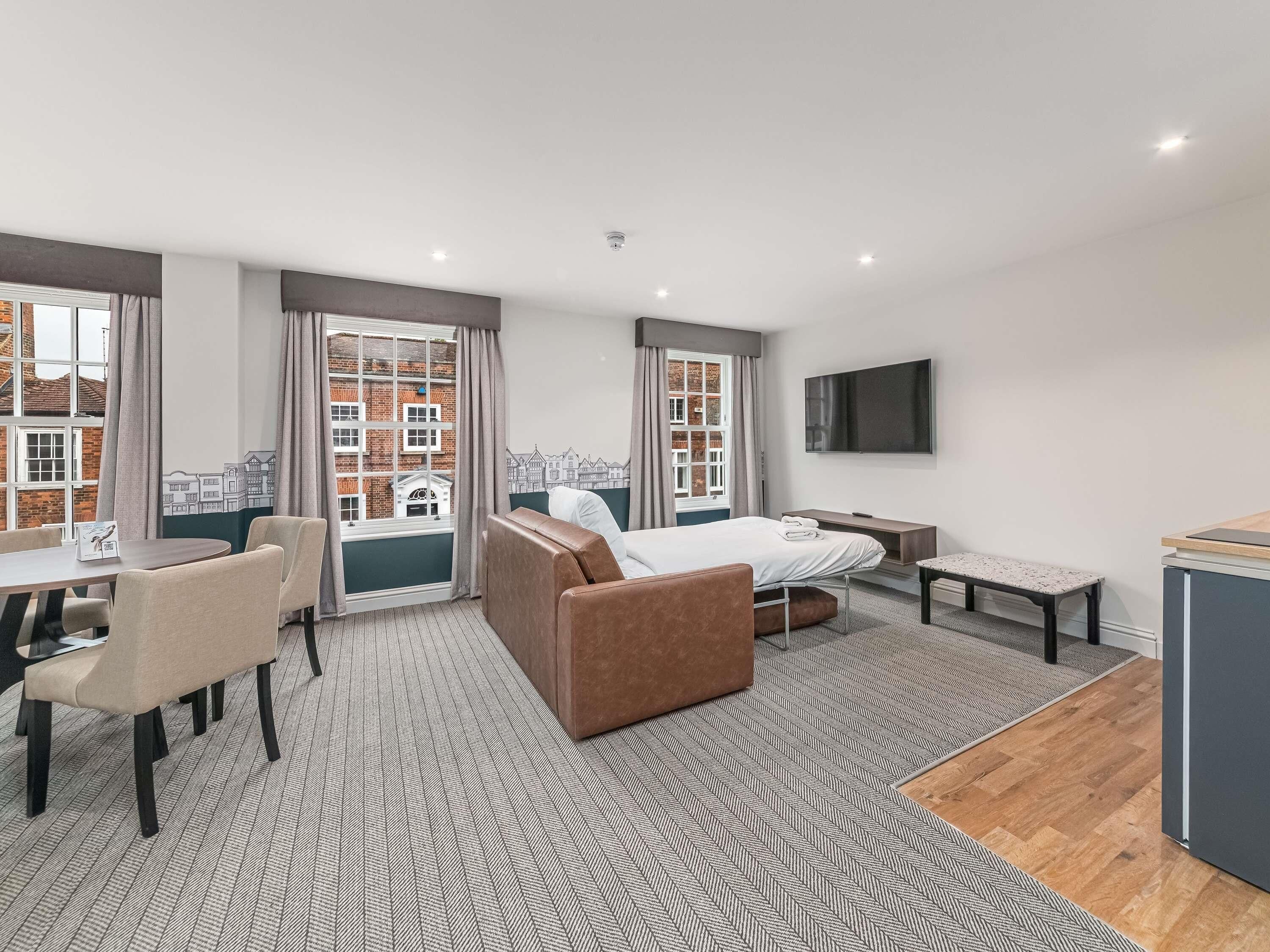 家庭公寓, 1 张双人床 | 高档床上用品、办公桌、笔记本电脑工作区、遮光窗帘