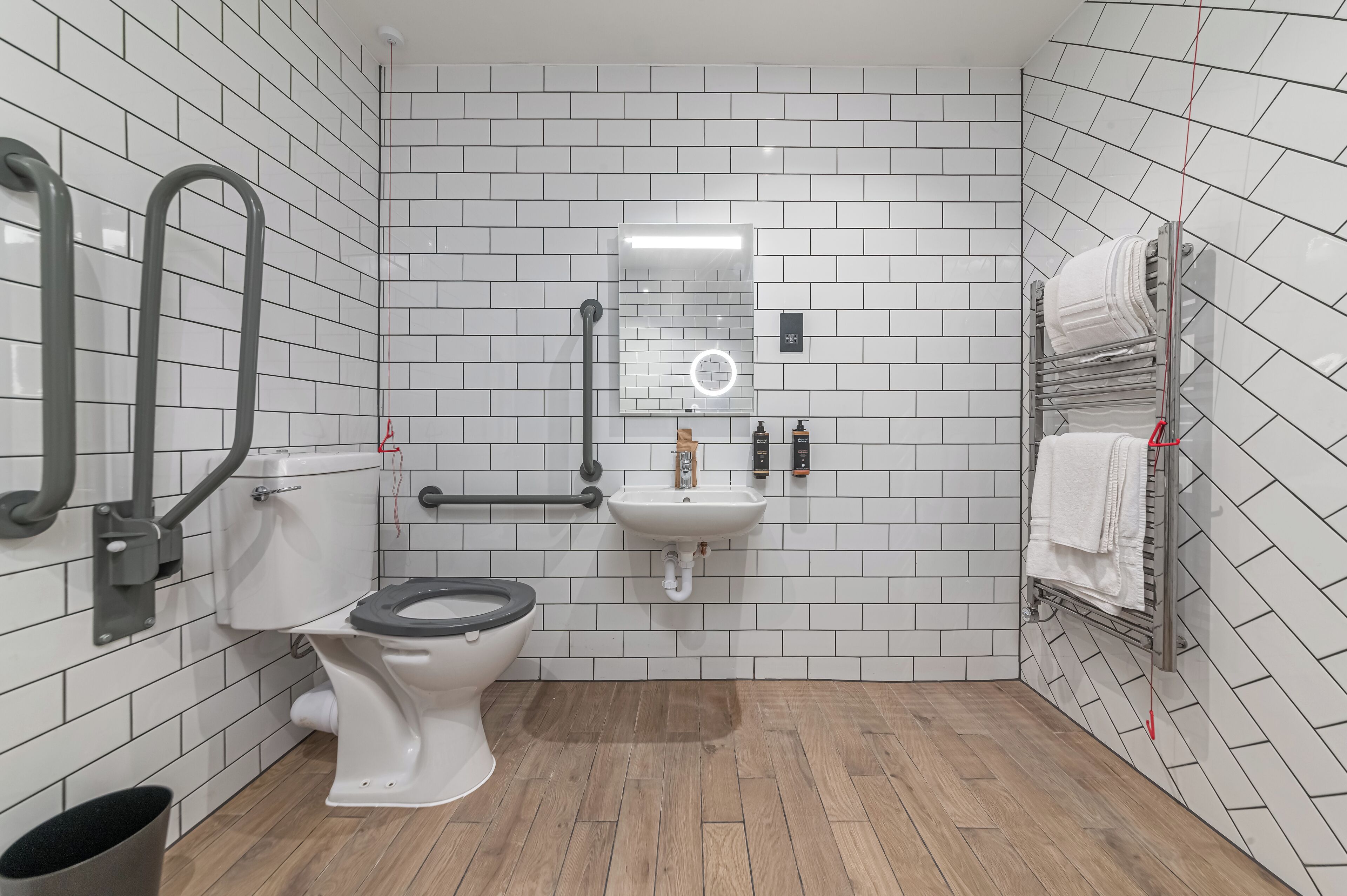 apartment, 1 queen bed, accessible | bathroom | combined shower/bathtub, eco-friendly toiletries, hair dryer, towels