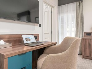 Classic Twin Room, 1 Double Bed | Premium bedding, desk, laptop workspace, blackout drapes