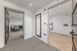 Departamento, 1 cama Queen size, con acceso para personas discapacitadas | Ropa de cama de alta calidad y escritorio