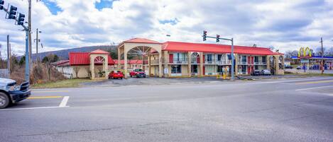 숙박 시설 정면