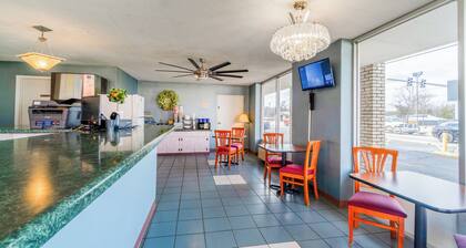 Ozark Junction mountain view by OYO