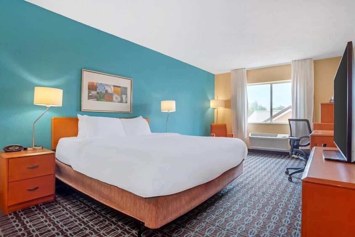 Desk, iron/ironing board, free cots/infant beds, free WiFi