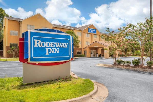 Exterior - Rodeway Inn (Pensacola)
