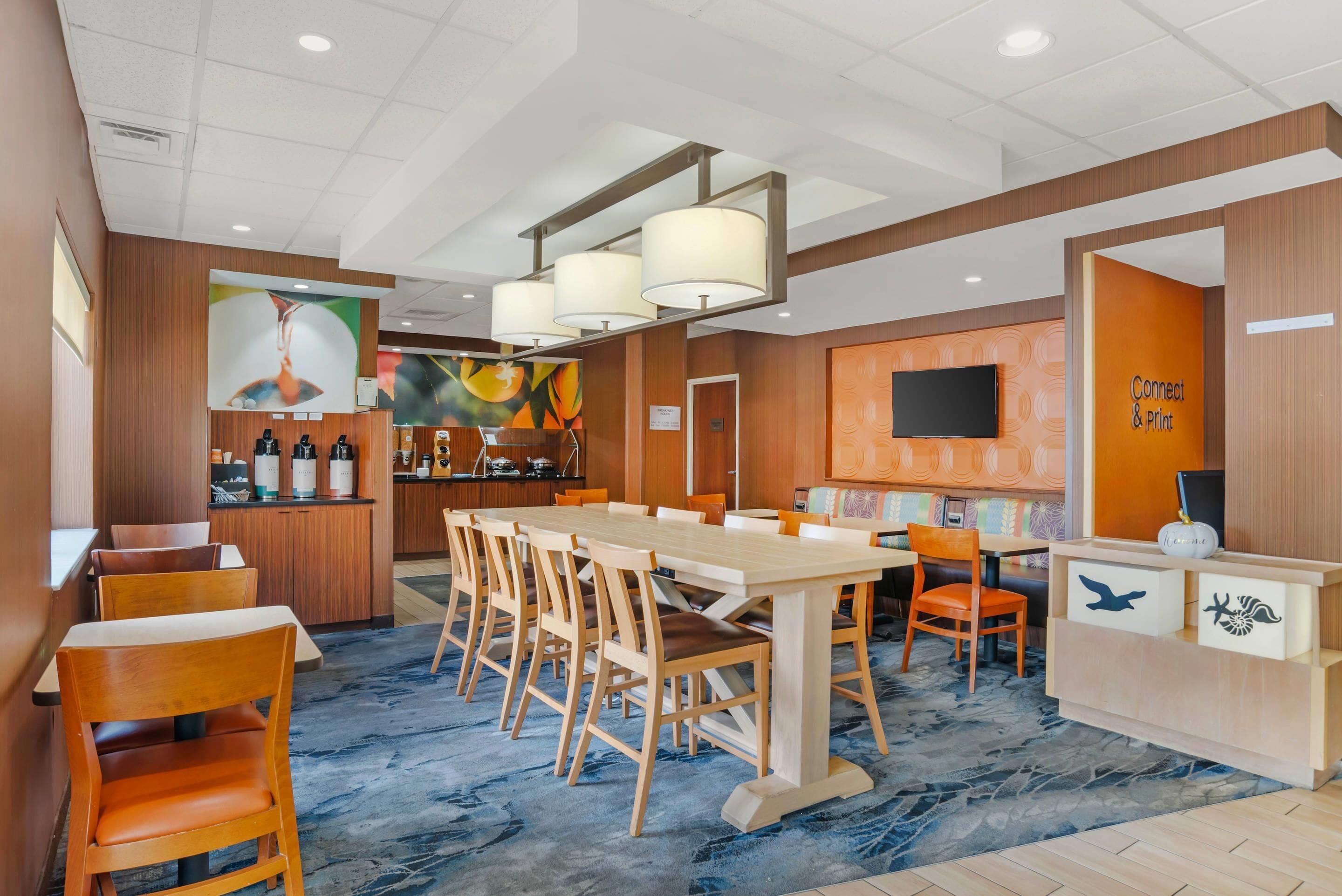 free daily continental breakfast