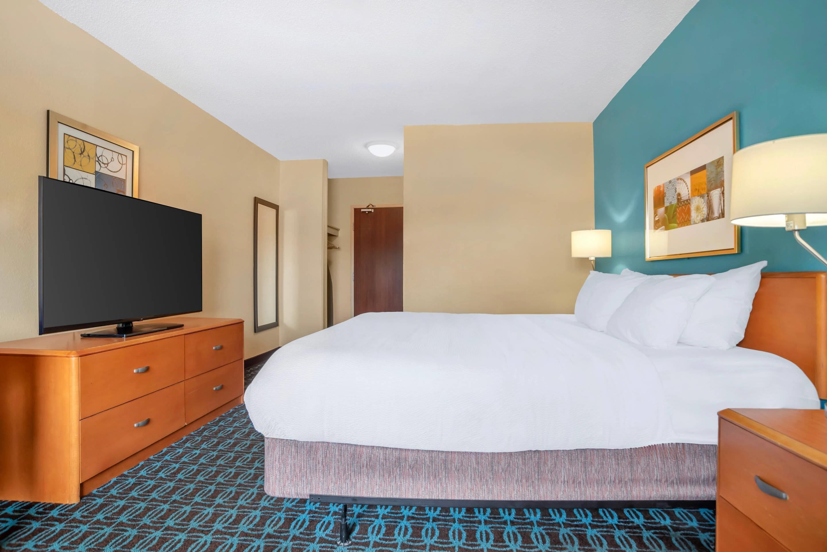 desk, iron/ironing board, free cots/infant beds, free wifi