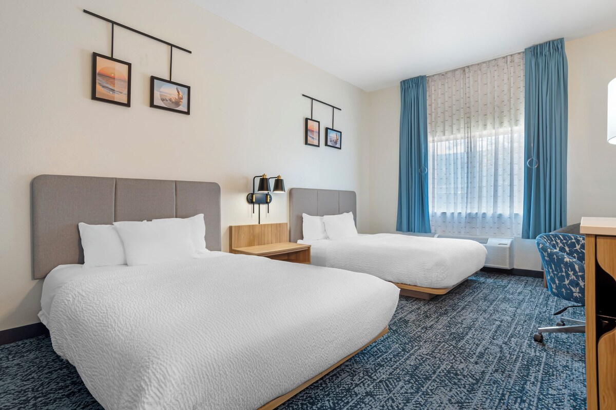 Room, 2 Double Beds, Accessible, Non Smoking | Desk, iron/ironing board, cribs (free), WiFi (free)