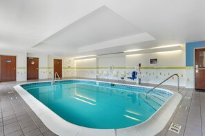 Indoor pool - Sleep Inn & Suites Pensacola - University Area (Pensacola)
