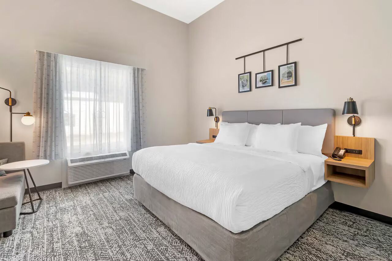 Suite, 1 cama King size, para no fumadores | Escritorio, tabla de planchar con plancha y cunas gratuitas 