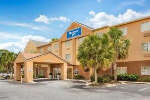 Exterior - Rodeway Inn (Pensacola)