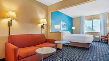 Suite, 1 King Bed, Non Smoking | Desk, iron/ironing board, free cots/infant beds, free WiFi