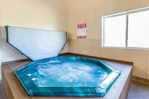 Indoor pool - Quality Inn & Suites Steamboat Springs (Steamboat Springs)