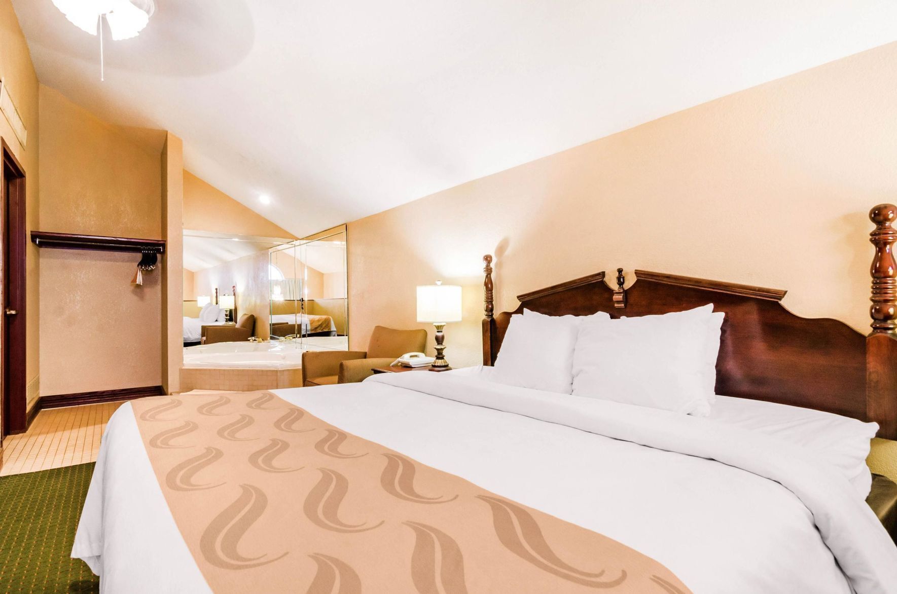 In-room safe, desk, iron/ironing board, free WiFi