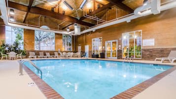 Indoor pool, pool loungers