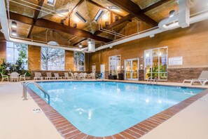 Indoor pool, sun loungers