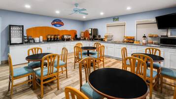 Free daily buffet breakfast
