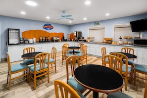 Colazione a buffet inclusa, servita tutte le mattine 