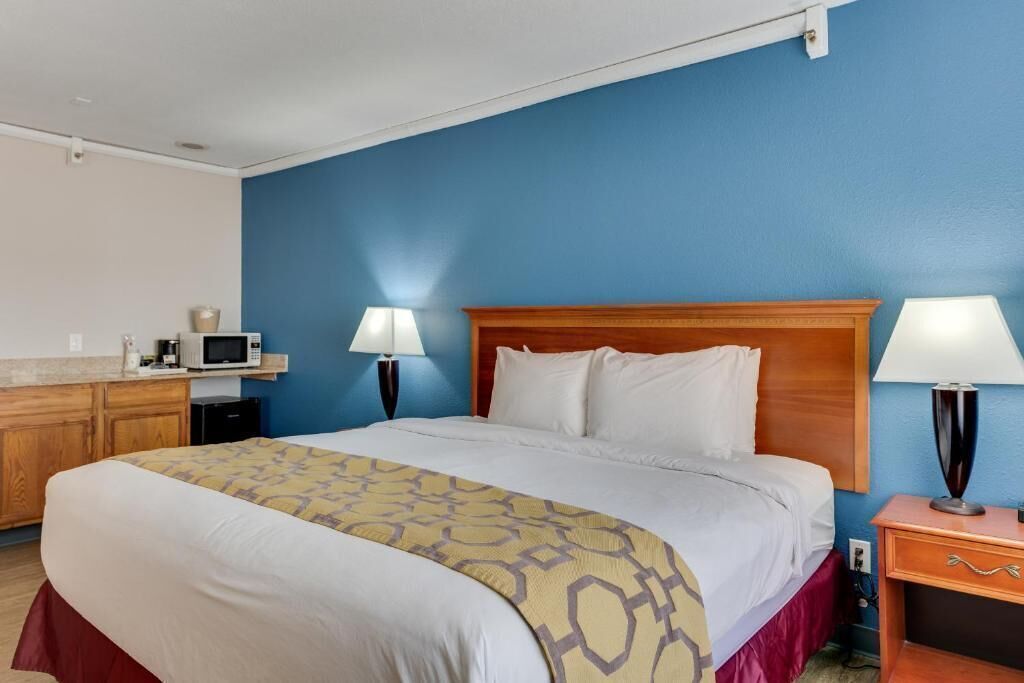 Desk, iron/ironing board, free cribs/infant beds, free rollaway beds